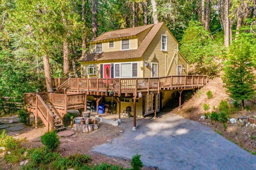 The Yellow Cottage In The Woods Skyforest Extérieur photo